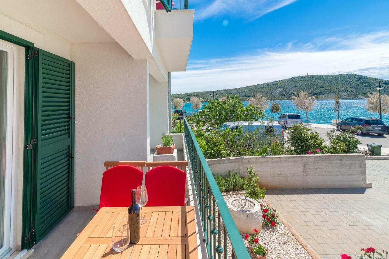 Beachfront Apartments Villa Sisa Primošten Dış mekan fotoğraf