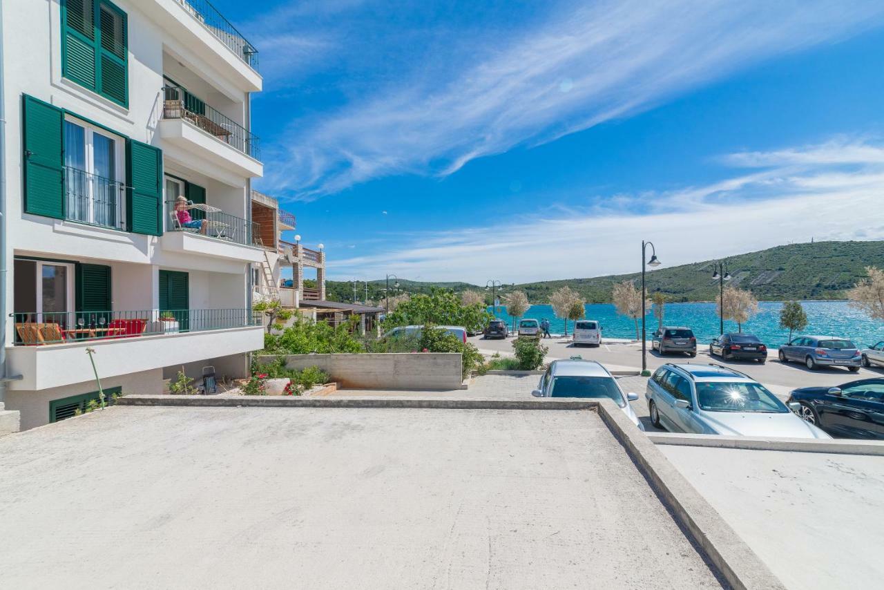 Beachfront Apartments Villa Sisa Primošten Dış mekan fotoğraf