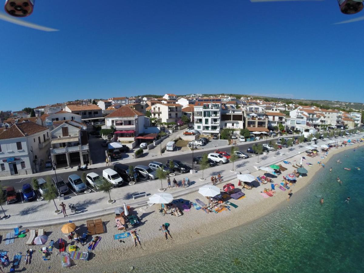 Beachfront Apartments Villa Sisa Primošten Dış mekan fotoğraf